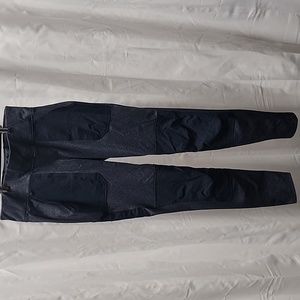 Carhartt Force Fitted Midweight Utility Leggings, size small.